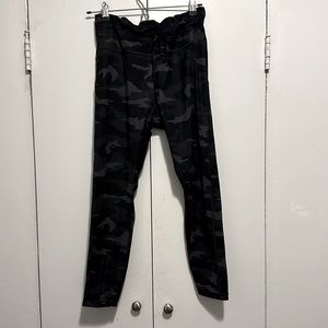 Athleta ultimate camo 7/8 tight